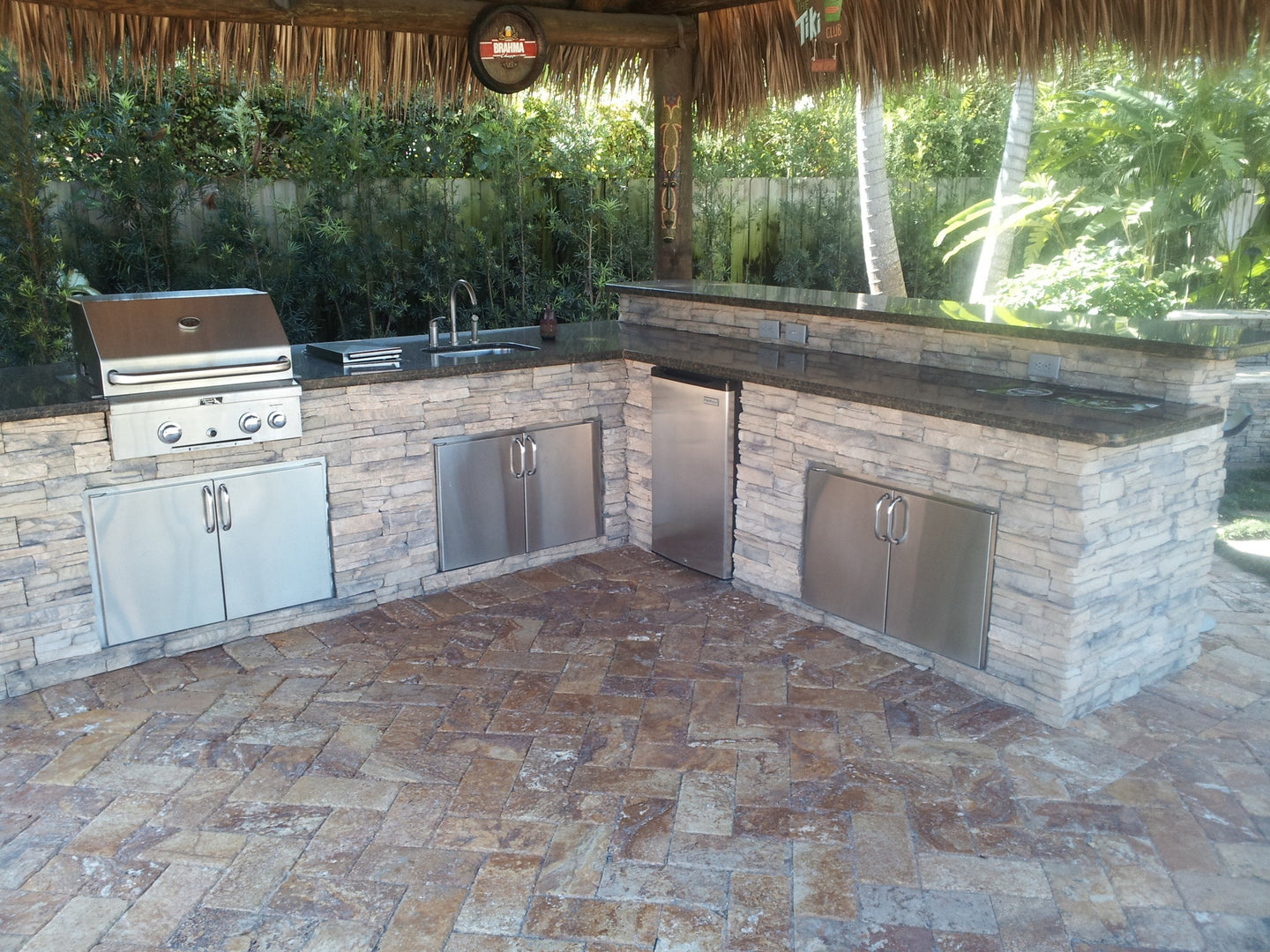 Outdoor Kitchen: The Grill Master Station - The Garden District