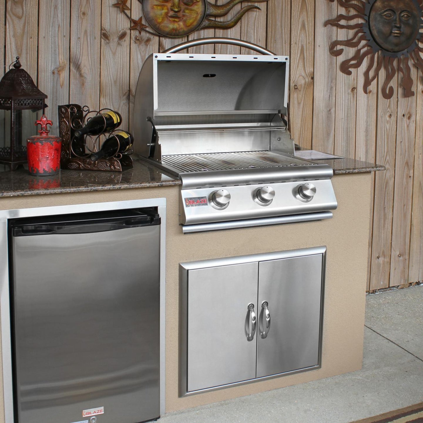 Blaze 25-Inch 3 Burner Traditional Built-In Grill - The Garden District